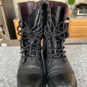 Steve Madden Troopa 2 boot